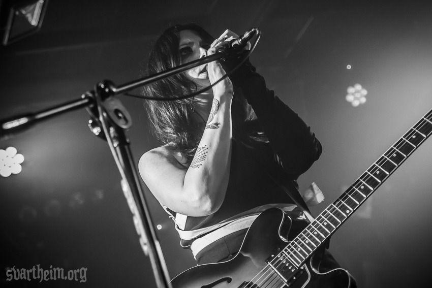 Chelsea Wolfe = Live 2015-11-10.